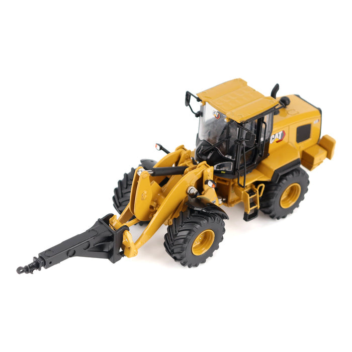DieCast Masters 85782 1:50 Caterpillar 938 Wheel Loader with Operator