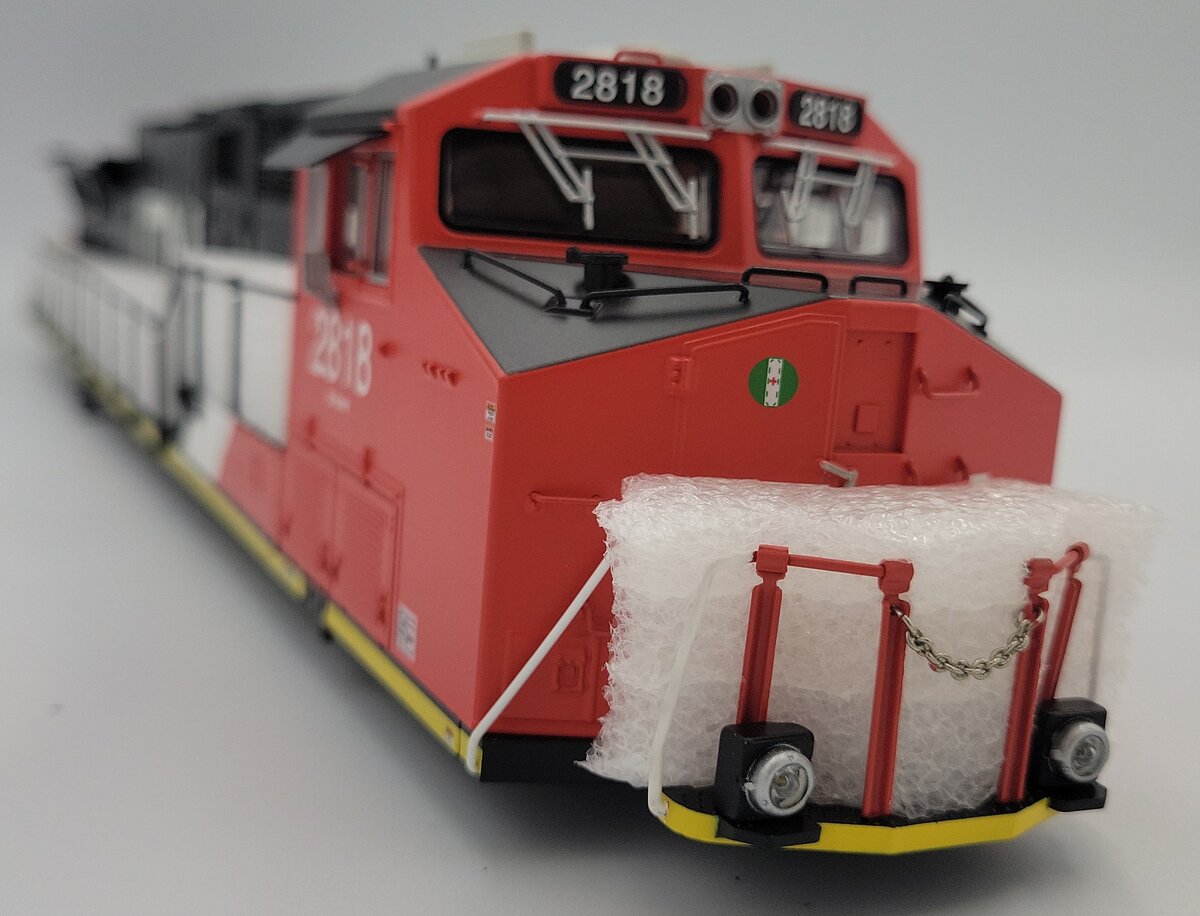 Lionel 81177-2 CN Legacy Scale ES44AC Diesel Locomotive Body Shell #2818