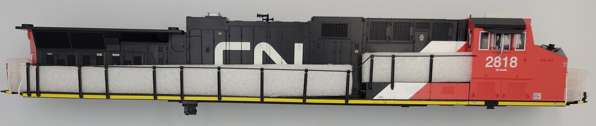 Lionel 81177-2 CN Legacy Scale ES44AC Diesel Locomotive Body Shell #2818