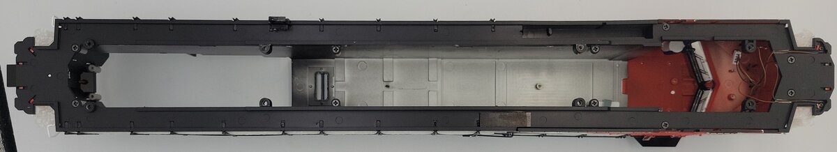 Lionel 81177-2 CN Legacy Scale ES44AC Diesel Locomotive Body Shell #2818