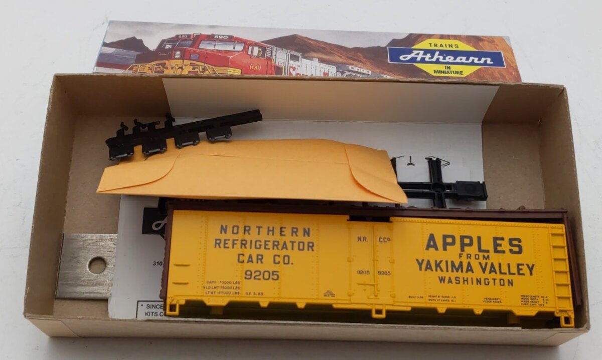 Athearn 2322-3 HO Bev-Bel Yakima Valley 40' Steel Ice-Bunker Reefer # 9205 Kit