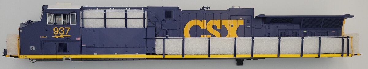 Lionel 81160-2 CSX Scale ES44AC Diesel Locomotive Body Shell #937