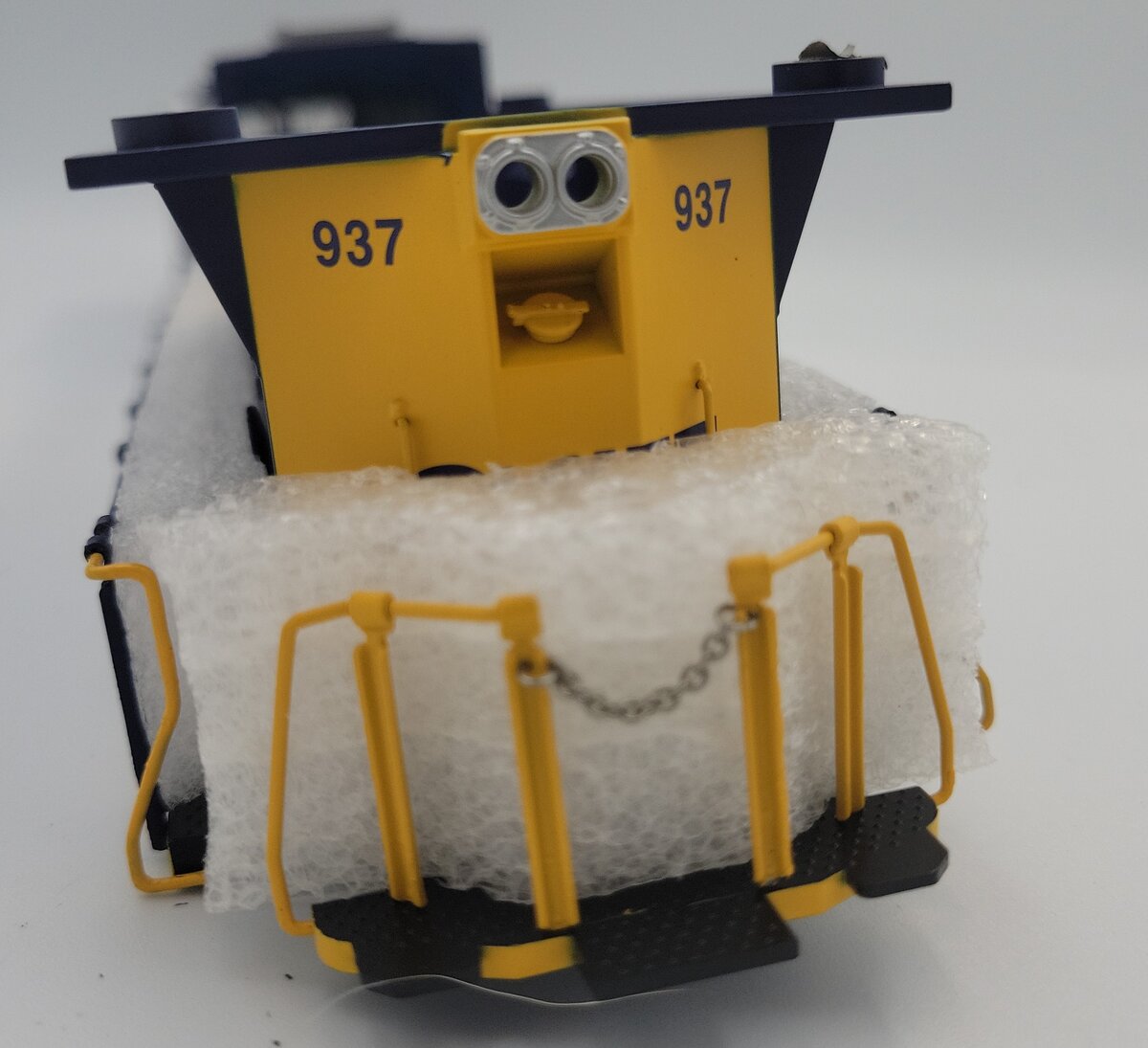 Lionel 81160-2 CSX Scale ES44AC Diesel Locomotive Body Shell #937