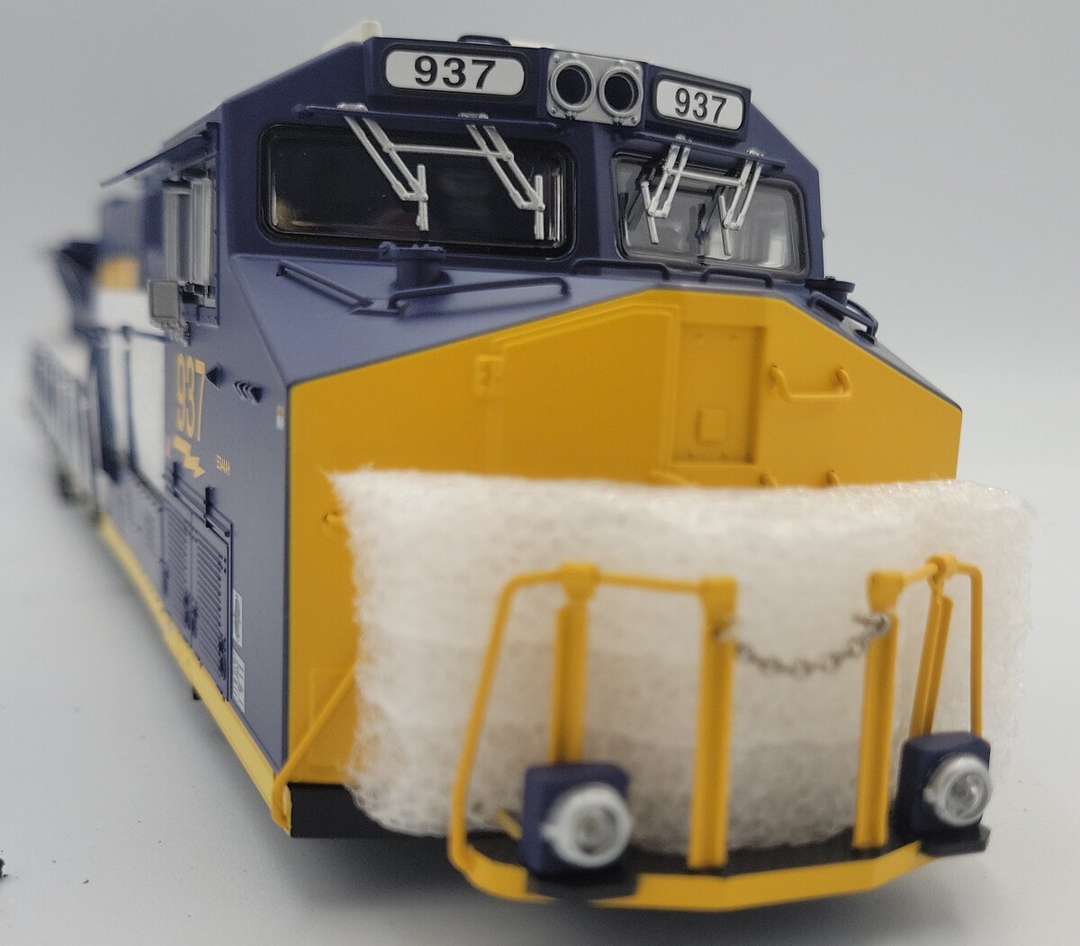 Lionel 81160-2 CSX Scale ES44AC Diesel Locomotive Body Shell #937