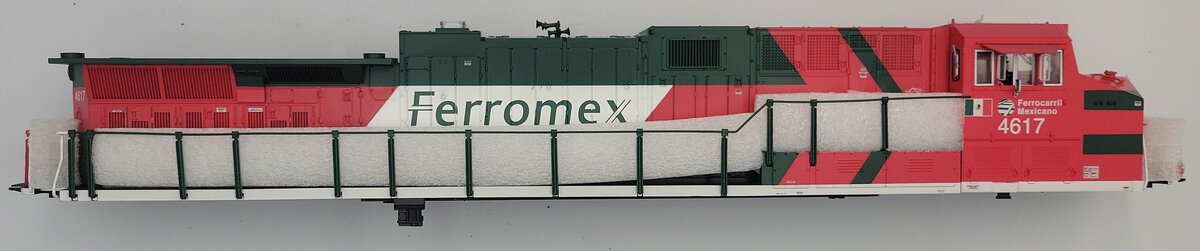 Lionel 81171-2 Ferromex Scale ES44AC Diesel Locomotive Body Shell #4617