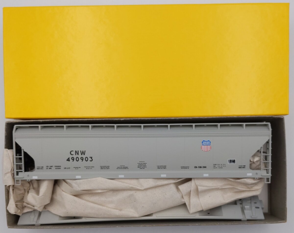 Accurail 12050 HO Union Pacific 3-Bay Covered Hopper Kit