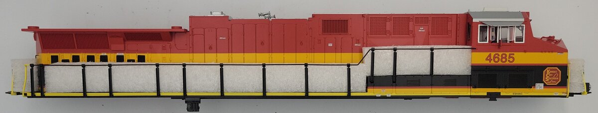 Lionel 82214-2 KCS Scale ES44AC Shell #4685