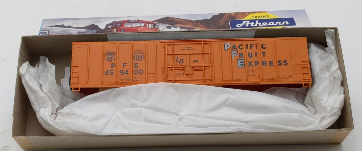 Athearn 2909C HO 57' Mech Reefer Pacific Fruit Express # 459400 Kit
