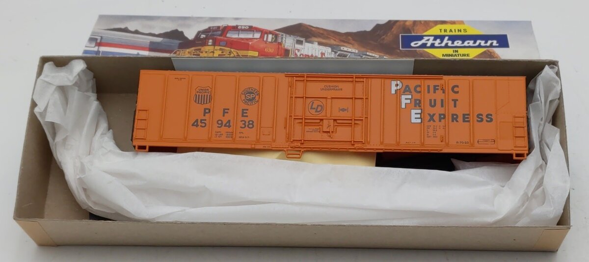 Athearn 2909E HO Scale Pacific Fruit Express 57' Mech Reefer # 459438 Kit