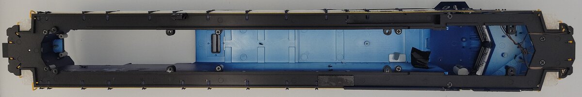 Lionel 81161-2 CSX Scale ES44AC Diesel Locomotive Body Shell #944