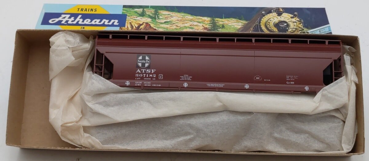 Athearn 1915 HO Scale Santa Fe 55' Center Flow Hopper # 307182 Kit