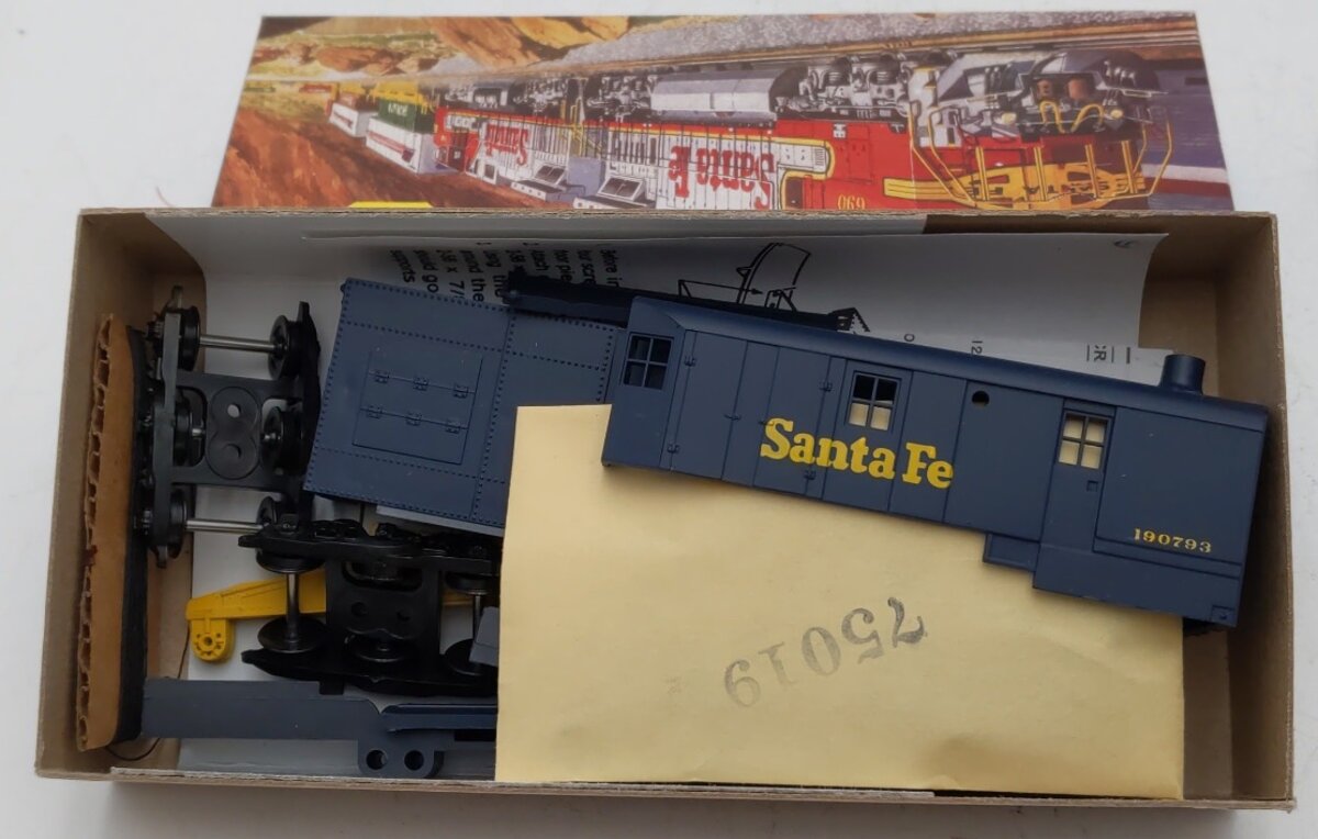 Athearn 1702 HO Scale Kit 1702 Santa Fe 200 Ton Crane # 190793 Kit