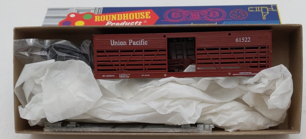 Roundhouse 3276 HO Scale Union Pacific 36' Stock Car # 61522 Kit