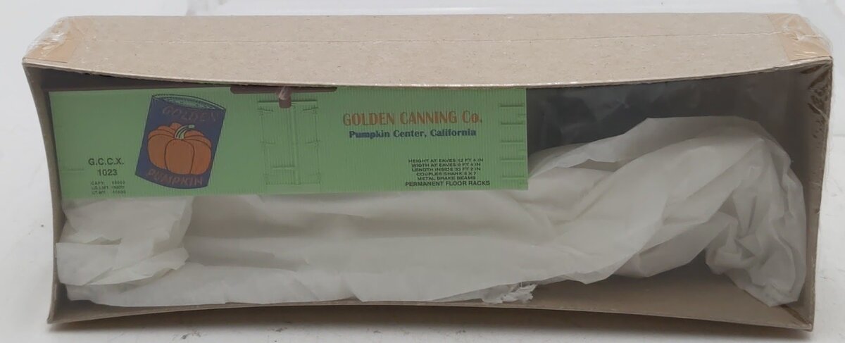 Roundhouse 7814 HO Scale Golden Pumpkin Canning Co. O/T Reefer # 1023 Kit