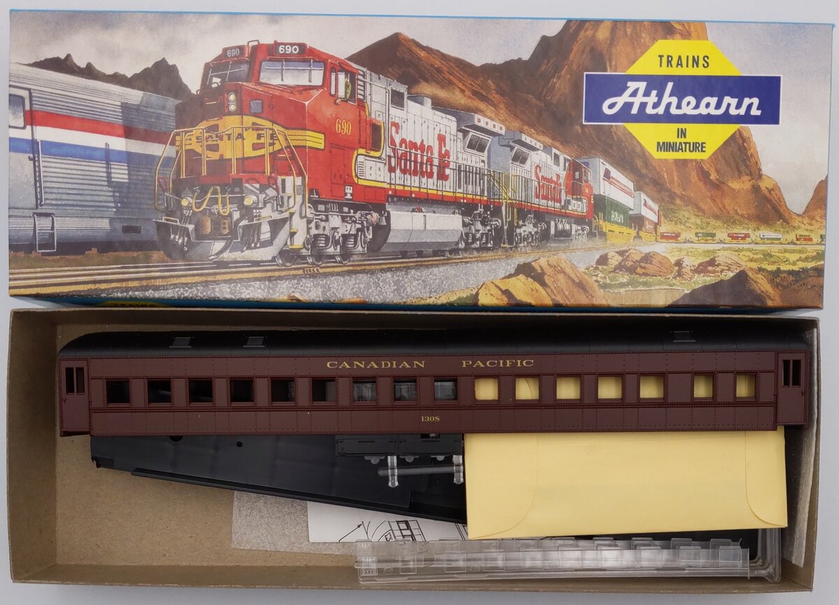 Athearn 2441 HO Canadian Pacific STD Coach Kit