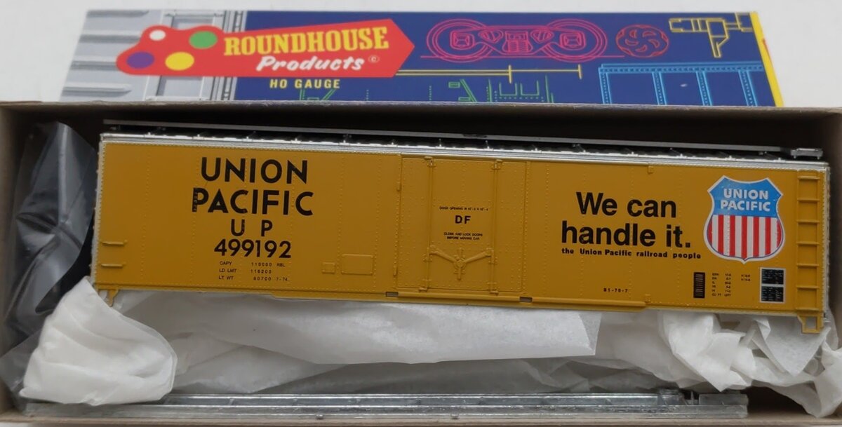 Roundhouse 1256 HO Scale Union Pacific 50' Plug Door Boxcar # 499192 Kit