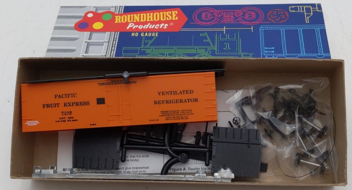 Roundhouse 3083 HO Scale Pacific Fruit Express 36' O/T Reefer Kit