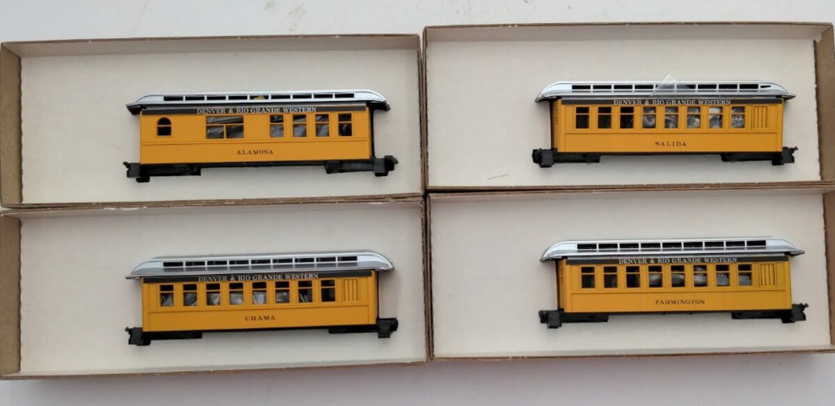 Roundhouse 182 HO Denver & Rio Grande Western 34' Overton Coach Kit (Set of 4)