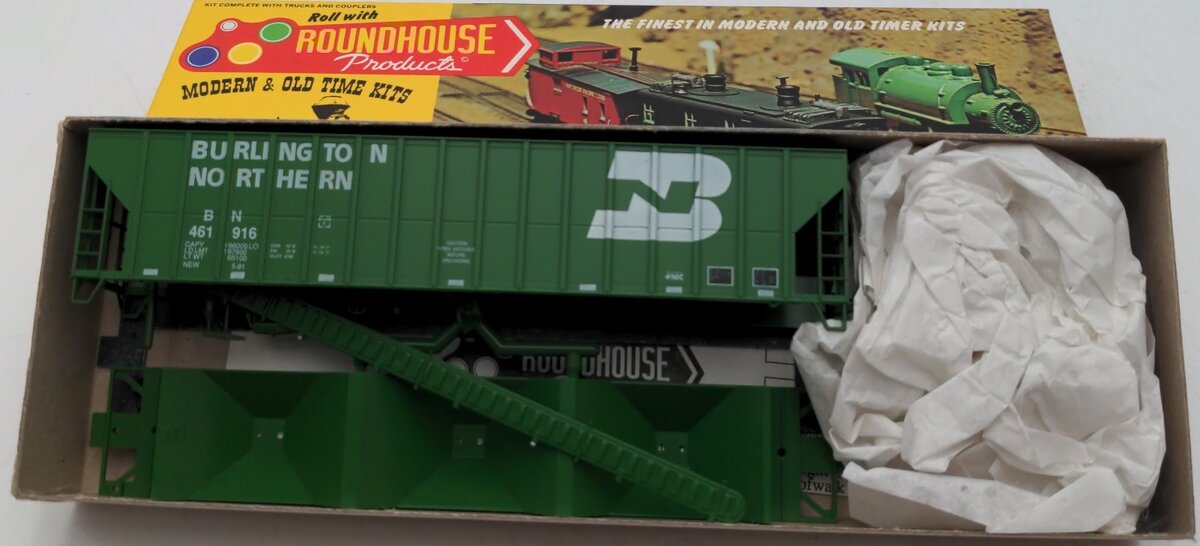 Roundhouse 3521 HO Burlington Northern 50' FMC Covered Hopper # 461916 Kit
