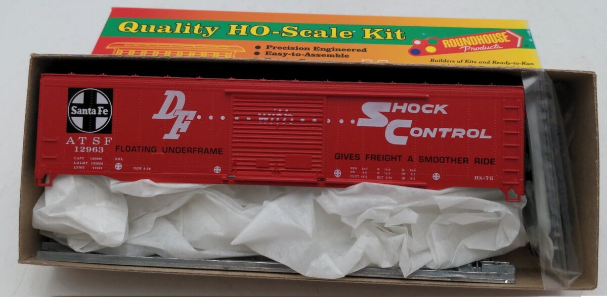 Roundhouse 12003 HO Santa Fe DF W/Shock Control 50' Single Door Boxcar #12963Kit