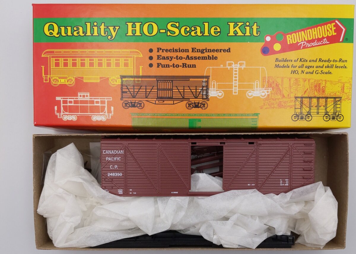 Roundhouse 01094 HO Canadian Pacific 40' Brace Boxcar Kit