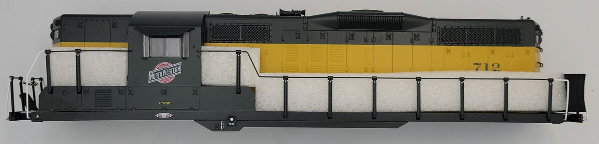 Lionel 38885-2 Chicago and North Western GP-9 Diesel Body Shell #712