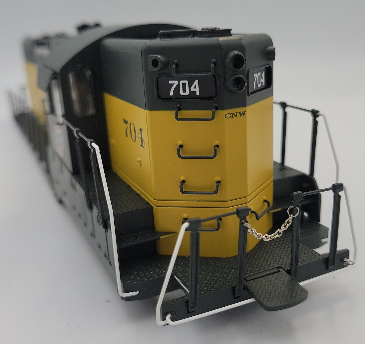 Lionel 38884-2 Chicago and North Western Scale GP-9 Diesel Body Shell #704