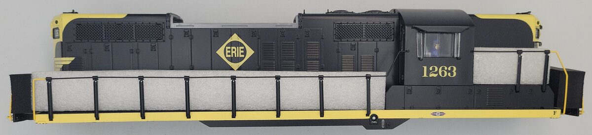 Lionel 38887-2 Erie GP-9 Scale Diesel Locomotive Body Shell #1263