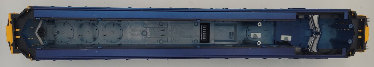 Lionel 81144-2 CSX Legacy Scale ES44AC Diesel Locomotive Body Shell #781