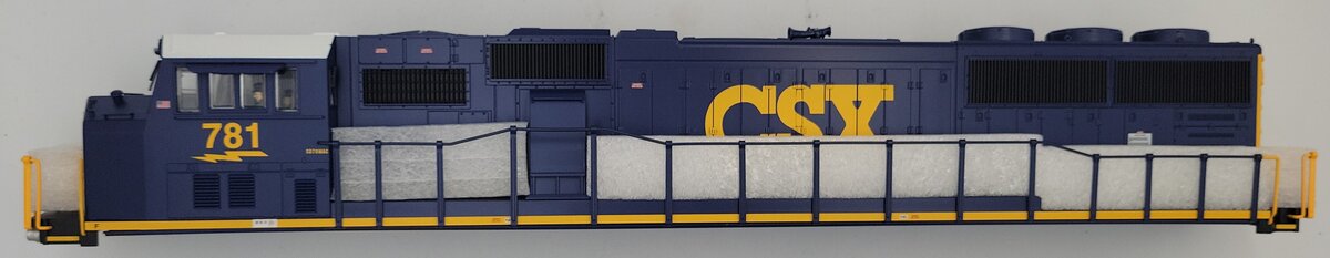 Lionel 81144-2 CSX Legacy Scale ES44AC Diesel Locomotive Body Shell #781