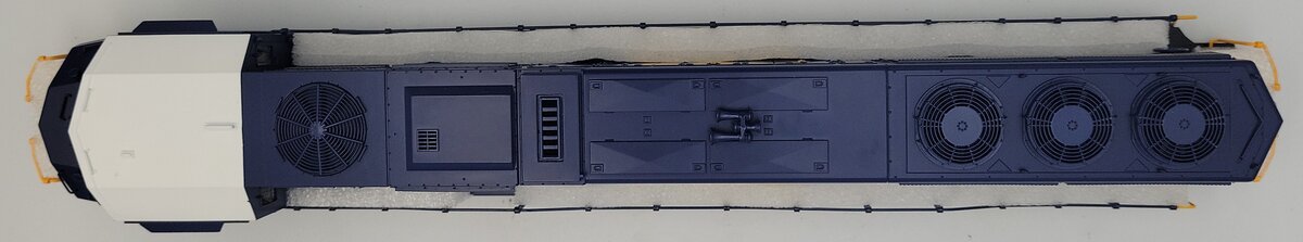 Lionel 81144-2 CSX Legacy Scale ES44AC Diesel Locomotive Body Shell #781