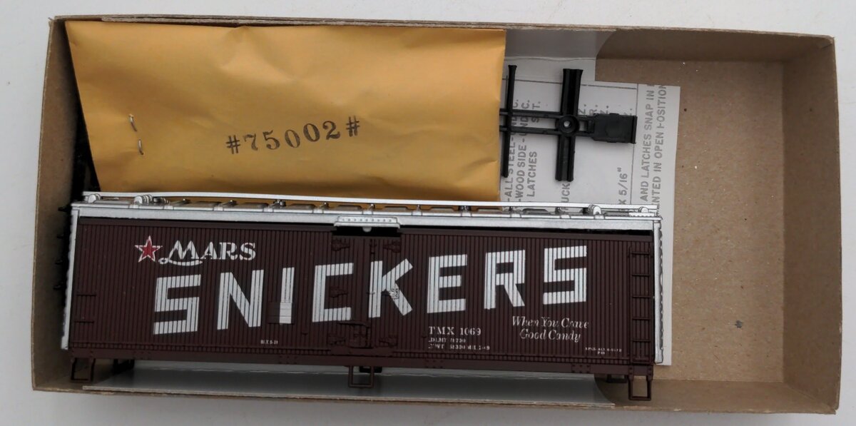 Athearn 5206 HO Scale Mars Snickers 40' Wood Reefer Kit
