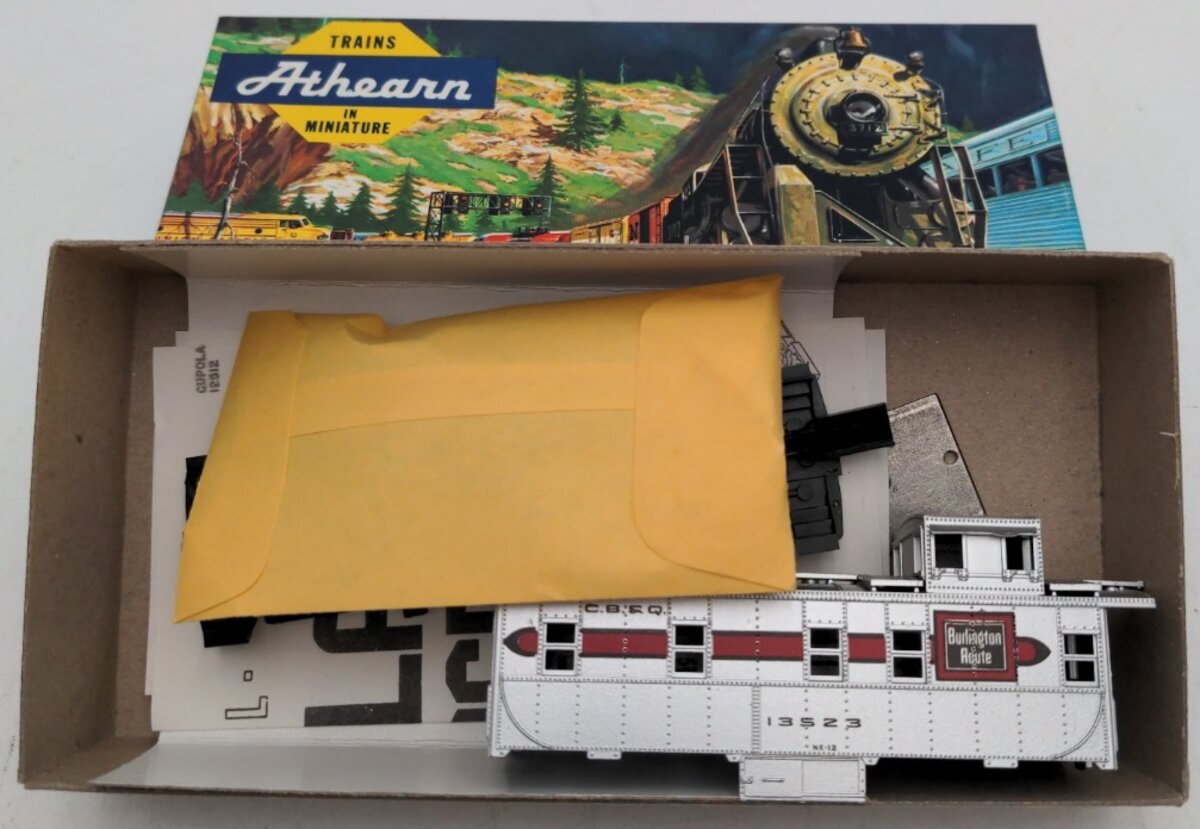 Athearn 1254 HO Chicago Burlington & Quincy Caboose # 13523 Kit