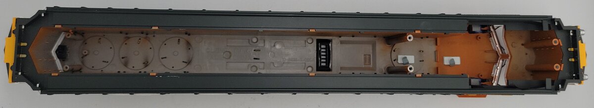 Lionel 81138-2 BNSF Legacy Scale SD70MAC Diesel Locomotive Body Shell #9860