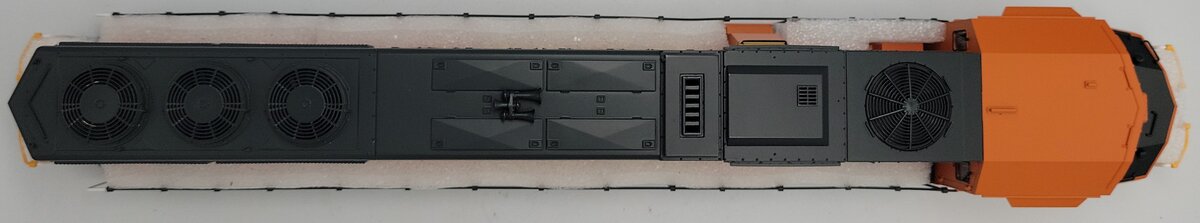 Lionel 81138-2 BNSF Legacy Scale SD70MAC Diesel Locomotive Body Shell #9860