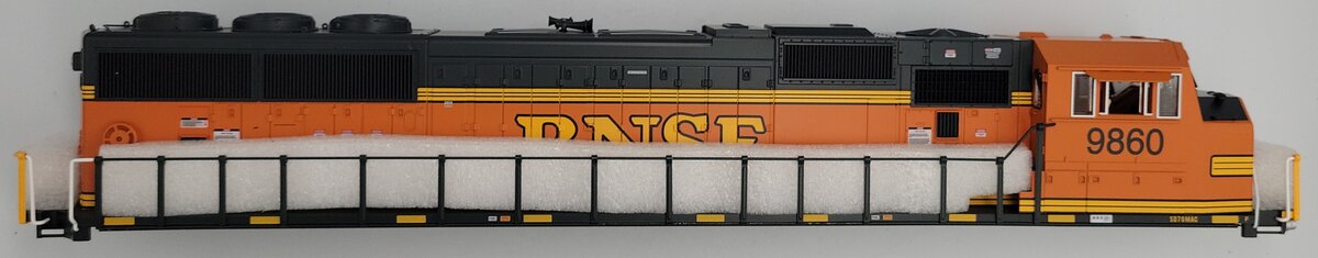 Lionel 81138-2 BNSF Legacy Scale SD70MAC Diesel Locomotive Body Shell #9860