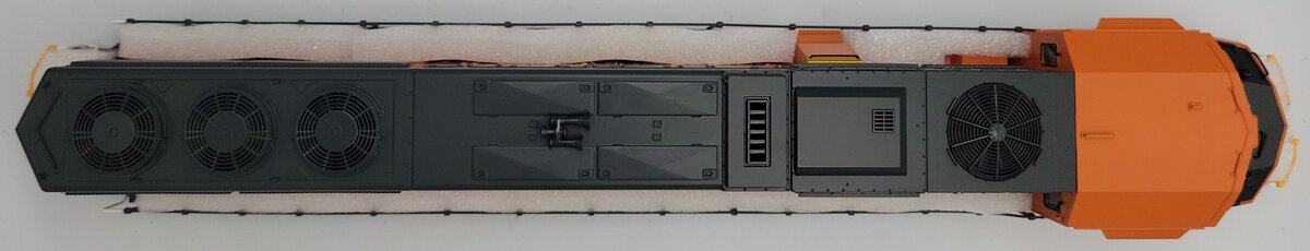 Lionel 81137-2 BNSF Legacy Scale SD70MAC Diesel Locomotive Body Shell #9858