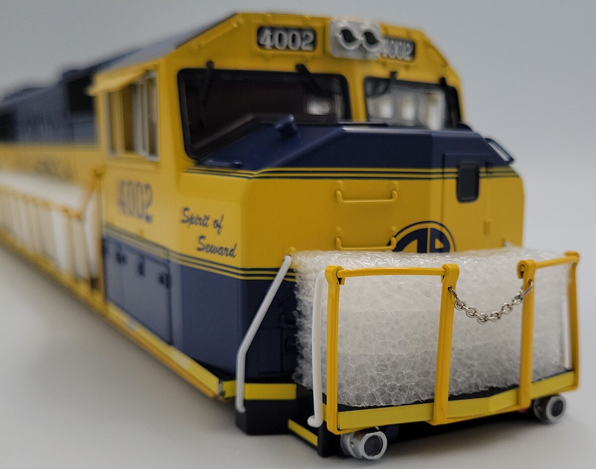 Lionel 81151-2 Alaska Legacy Scale SD70MAC Diesel Locomotive Body Shell #4002