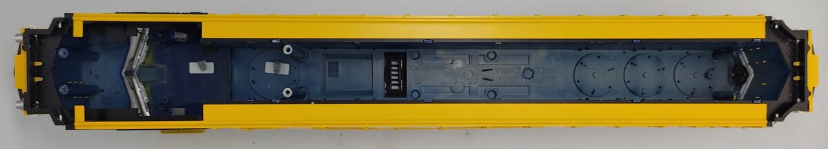 Lionel 81151-2 Alaska Legacy Scale SD70MAC Diesel Locomotive Body Shell #4002
