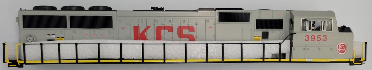 Lionel 81148-2 Kansas City Southern Legacy Scale SD70MAC Diesel Body Shell #3953
