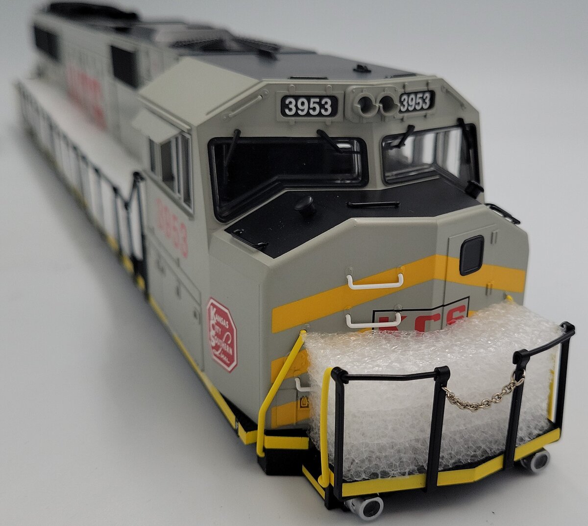 Lionel 81148-2 Kansas City Southern Legacy Scale SD70MAC Diesel Body Shell #3953