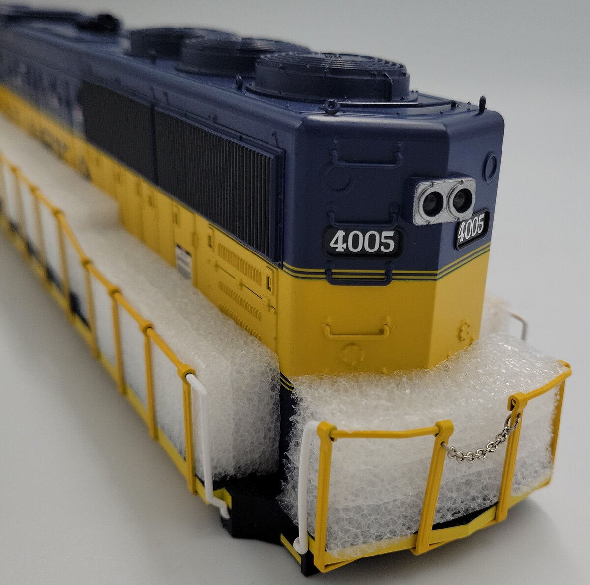 Lionel 81152-2 Alaska Legacy Scale SD70MAC Diesel Locomotive Body Shell #4005