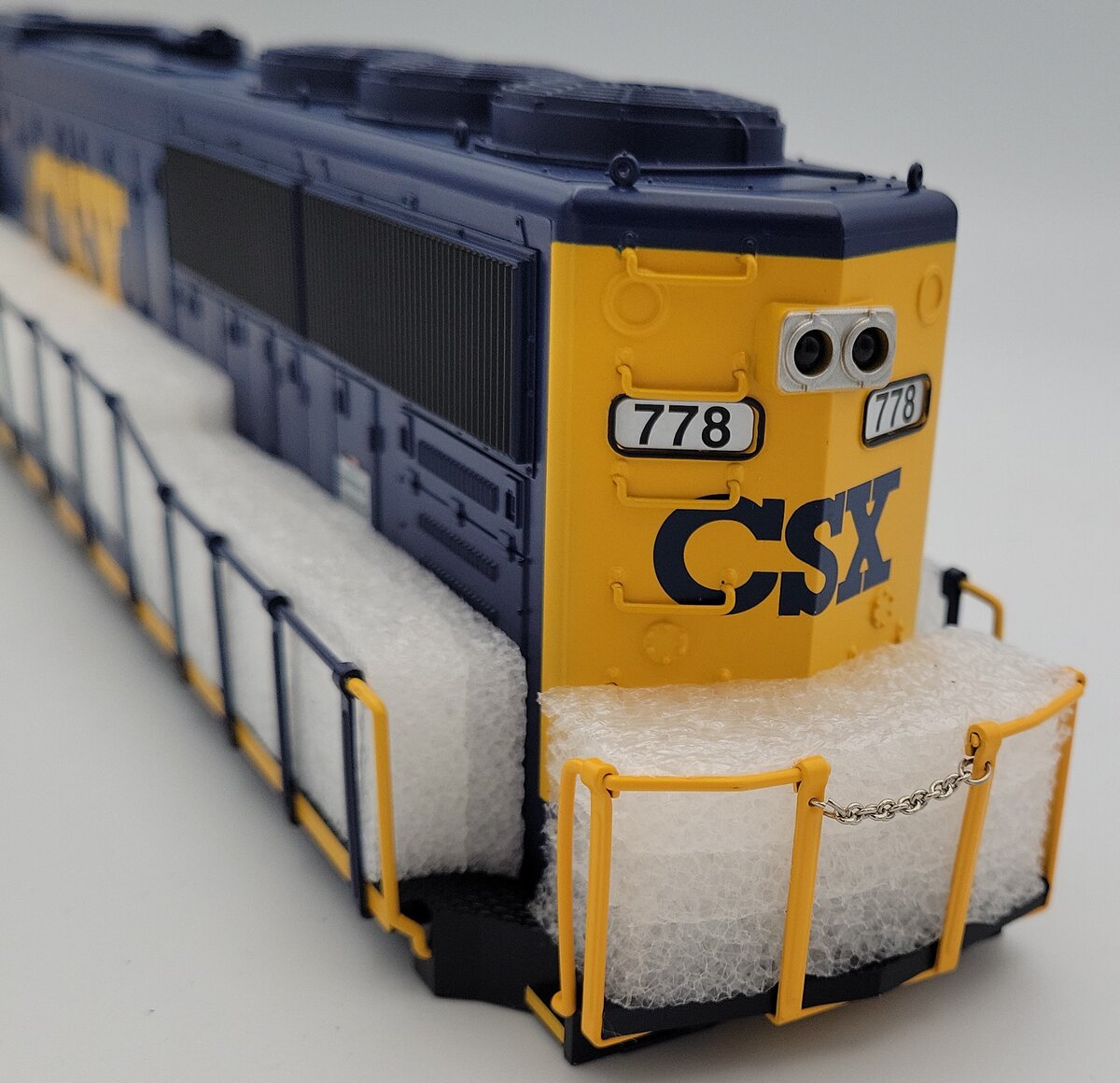Lionel 81153-2 CSX Legacy Scale SD70MAC Diesel Locomotive Body Shell #778