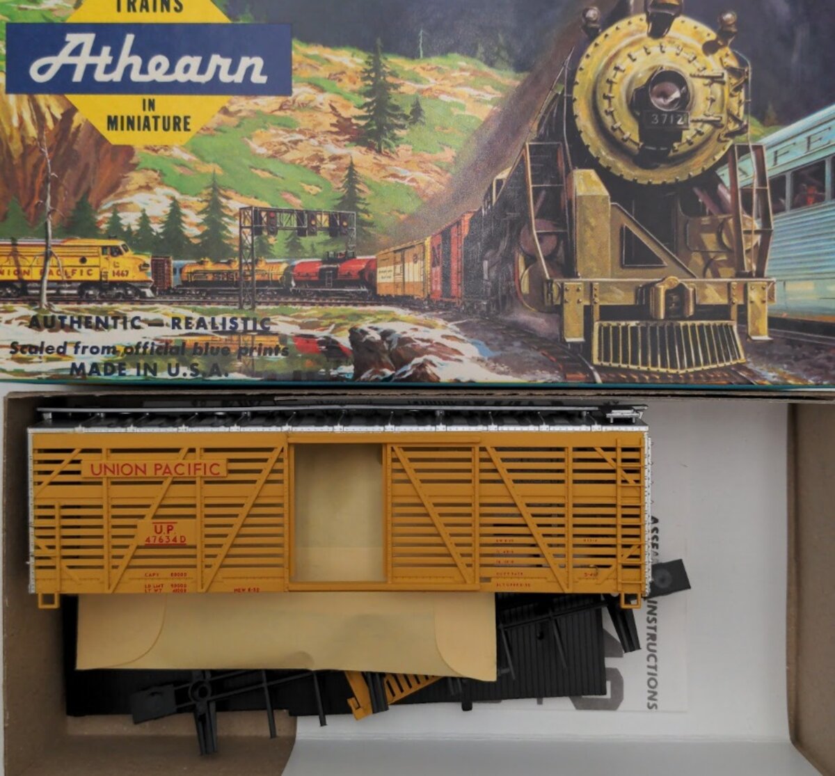 Athearn 1779 HO Scale Union Pacific Blue Box 40' Stock Car Kit