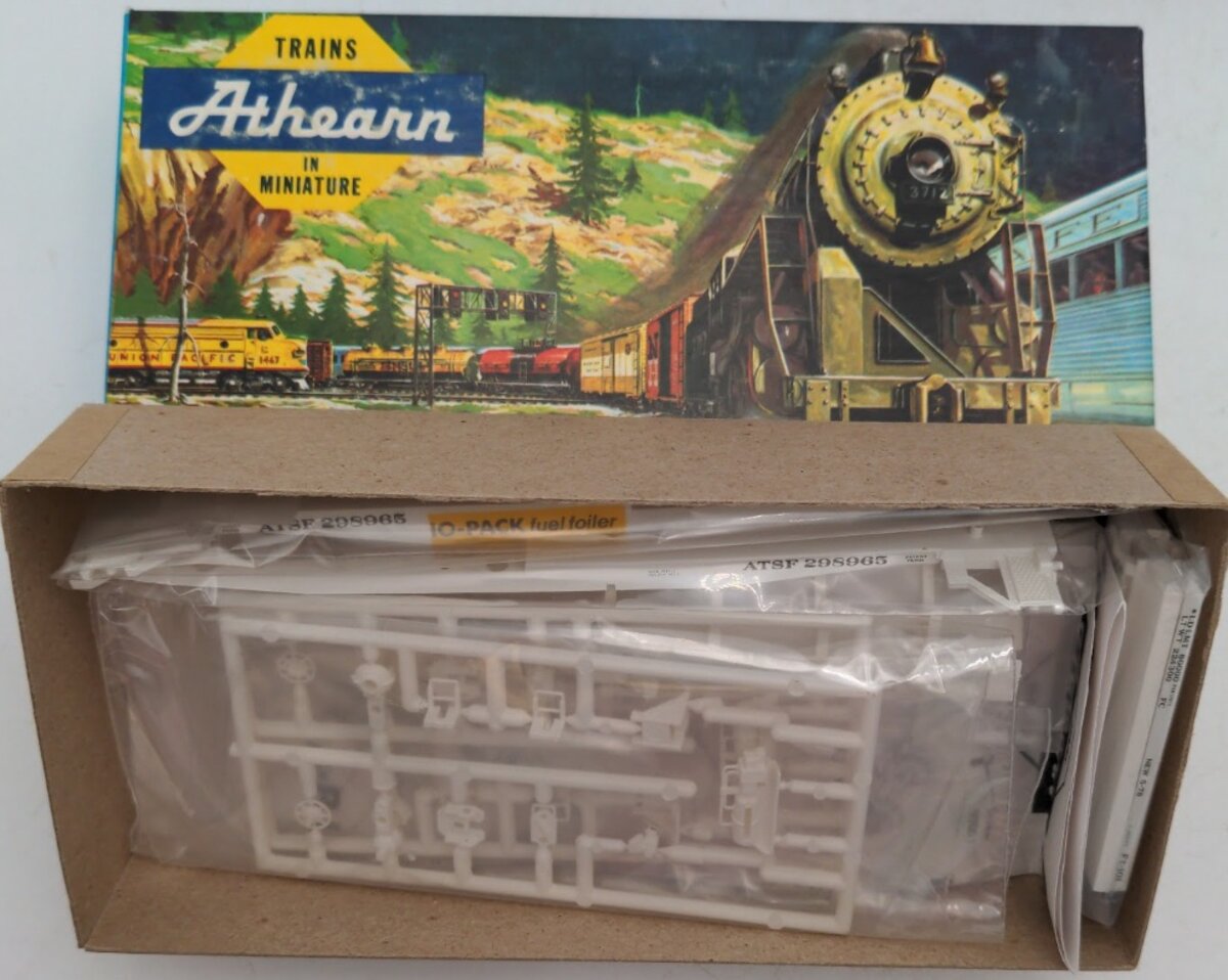 Athearn 5554 HO White Santa Fe Impack Intermodal A-B Unit Kit