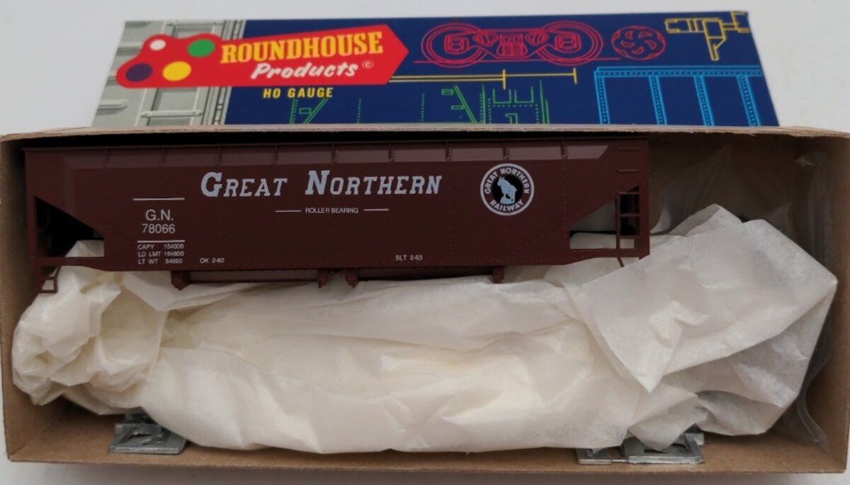 Roundhouse 7736 HO Scale Great Northern Ballast Hopper Large Letters # 78066 Kit