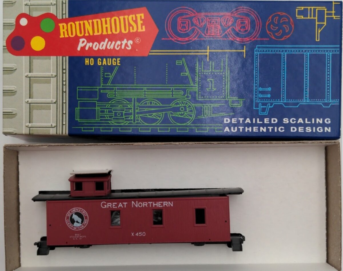 Roundhouse 3448 HO Great Northern Wood Caboose Old-Time X-450 Kit