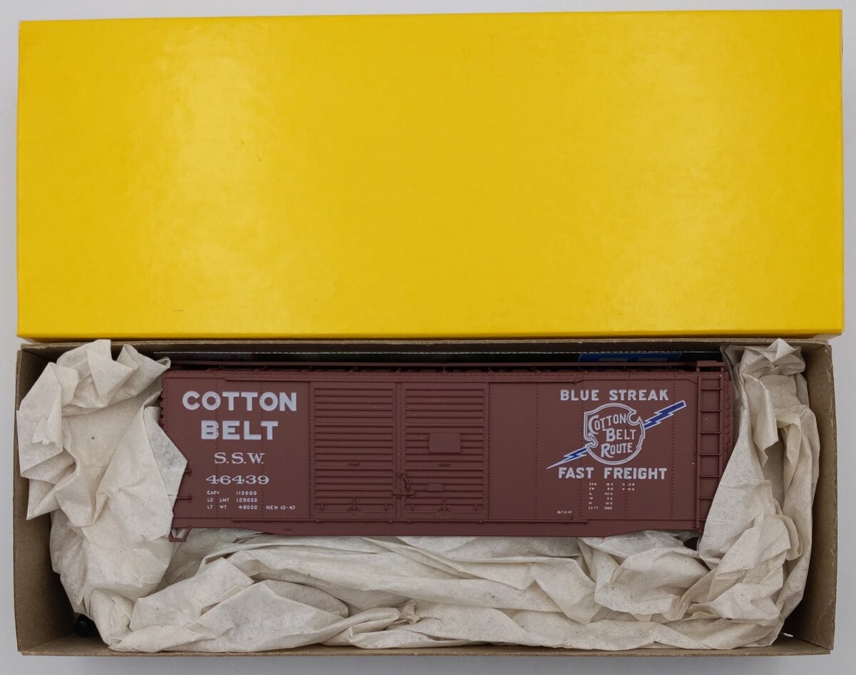 Accurail 3013 HO Cotton Belt 40' Double Door Steel Boxcar Kit