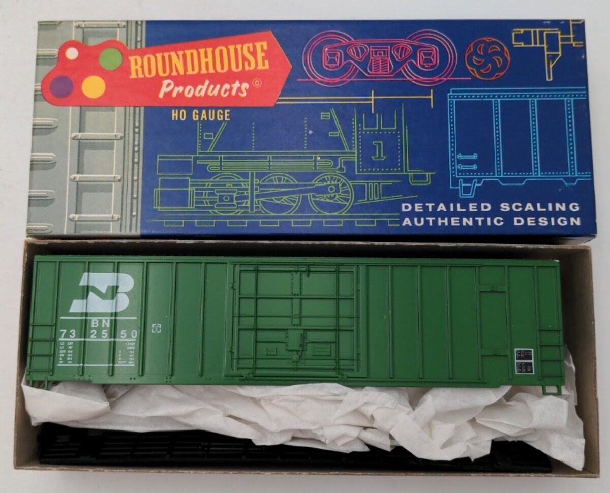 Roundhouse 7723 HO Burlington Northern 50'' FMC Plug Door Boxcar # 732550 Kit