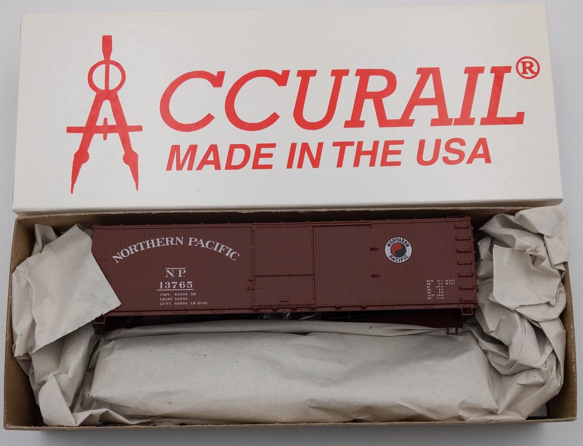 Accurail 4610.1 HO Northern Pacific 40' Double Sheath Boxcar Kit